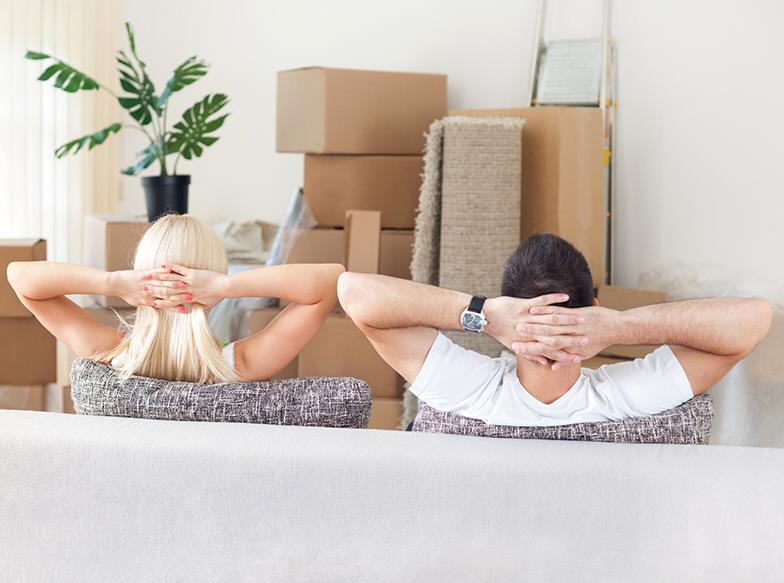 couple rest after move