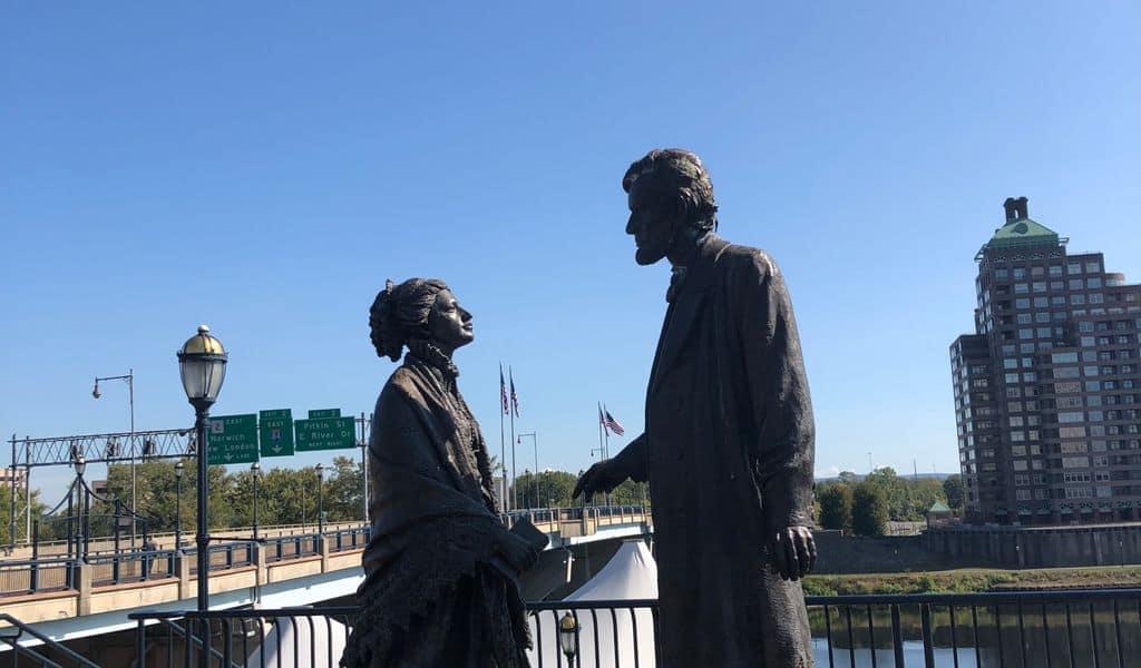 View of the statue “Lincoln Meets Stowe” in Hartford, Connecticut