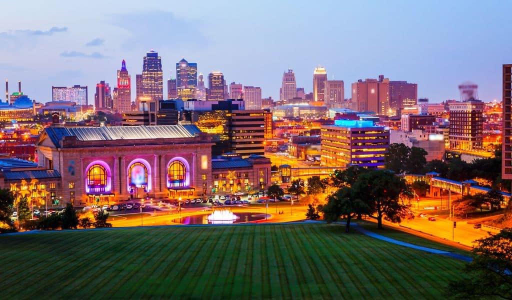 The skyline of Kansas city at night