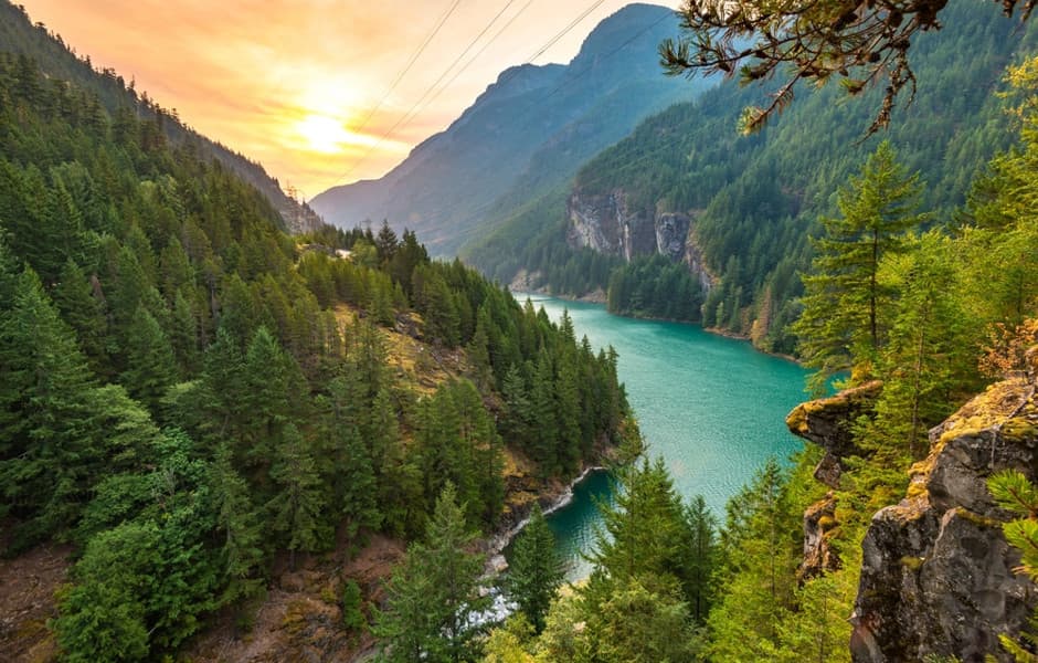 Birds eye view overlooking Diablo Lake, turquoise water