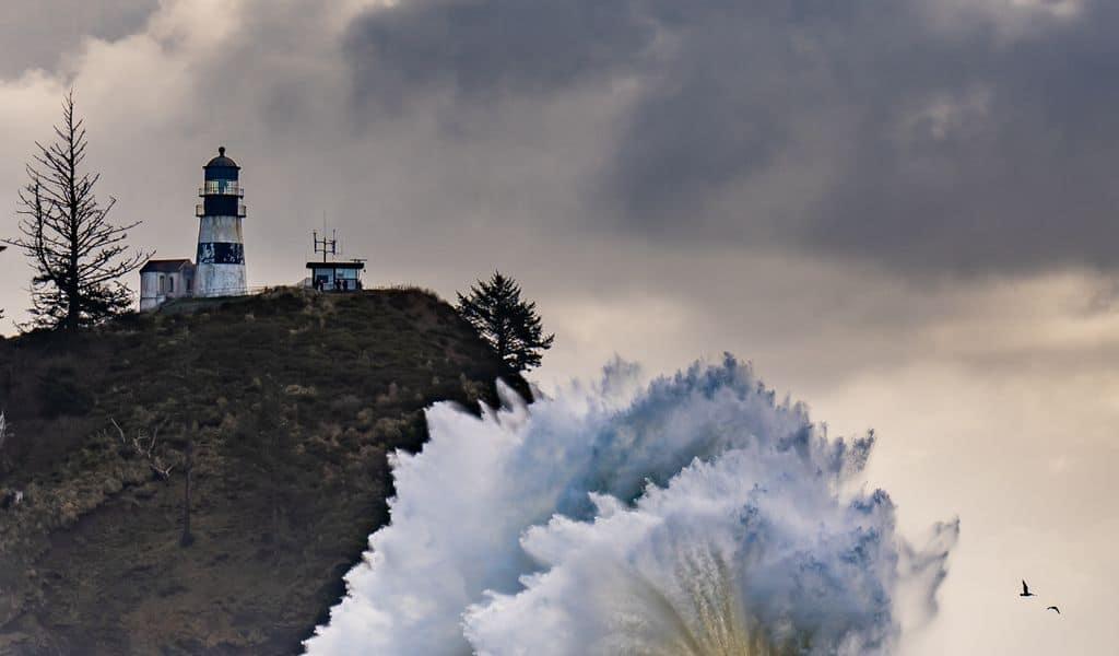 Cliffside in Washington State sits a picturesque lighthouse, which is incessantly dwarfed by incredibly tall waves